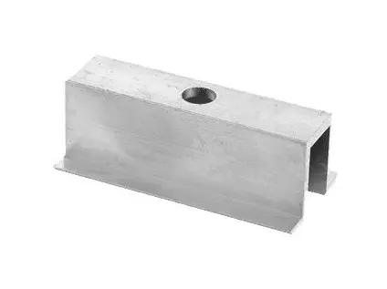 117703_HLINIKOVY-UNIVERZALNI-STREDOVY-UCHYT-DELKA-70-MM