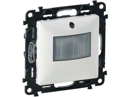 181746_752173-LEGREND-VALENA-LIFE