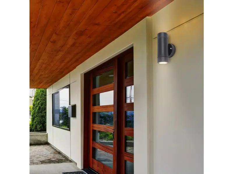 215420_MEDINA_8833-E~1